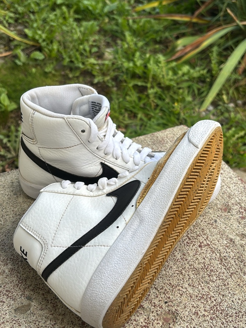Nike blazers 77 mids Kids White High-Top Sneakers with Black Swoosh